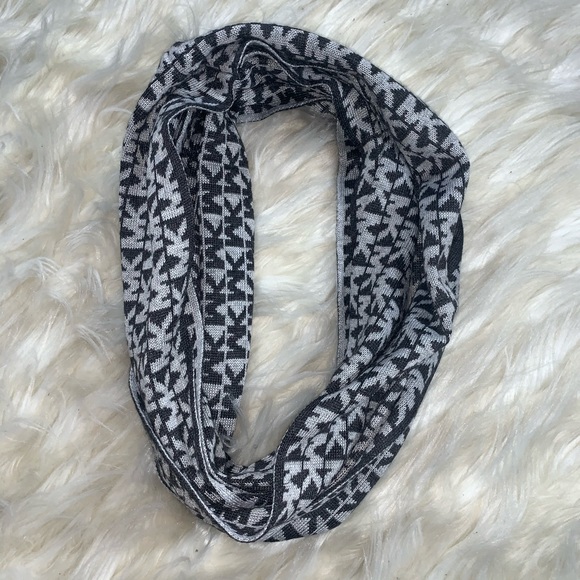 michael kors infinity scarf